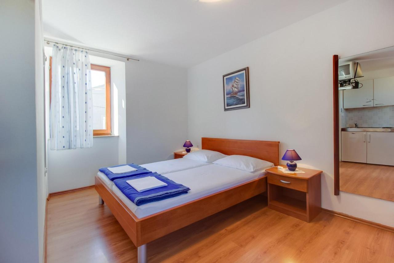 Apartments Rosa Mali Losinj Exterior photo