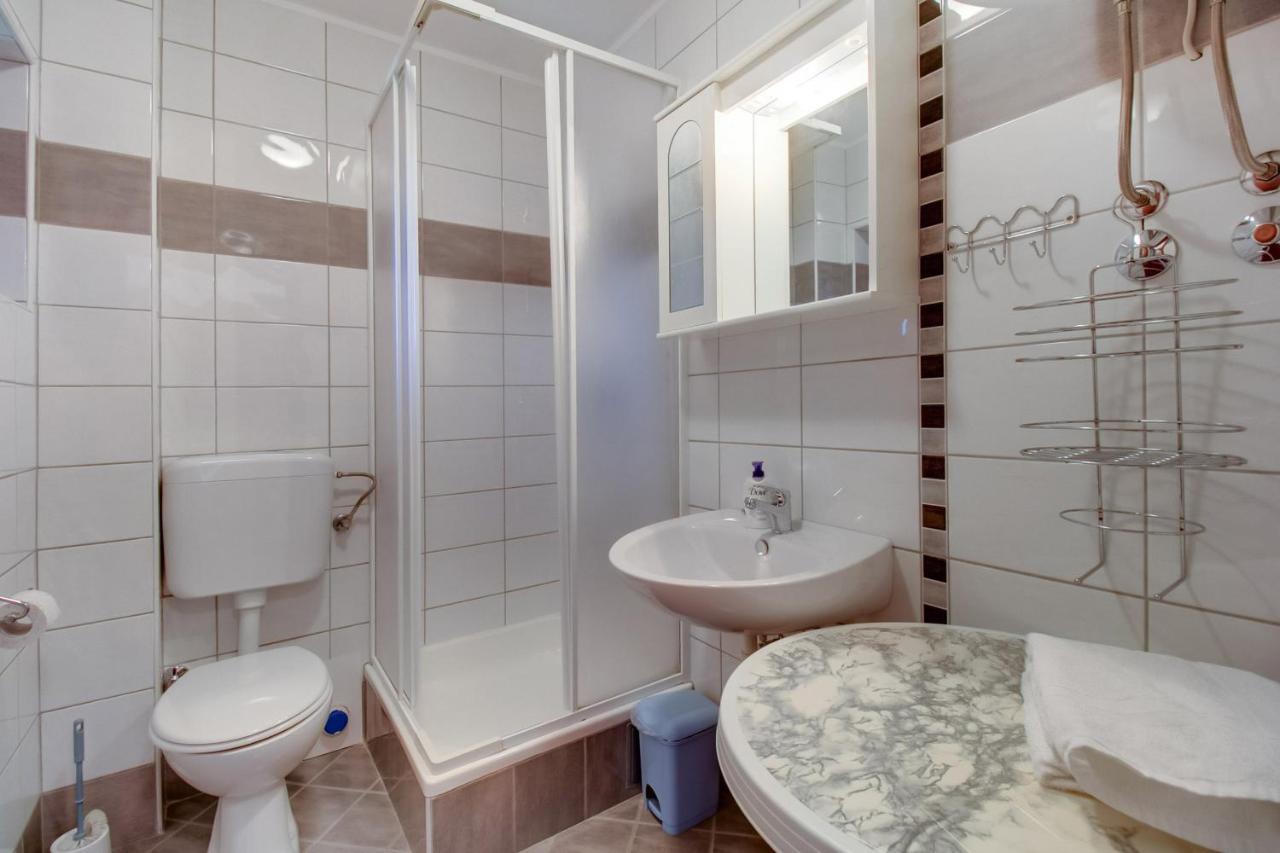 Apartments Rosa Mali Losinj Exterior photo