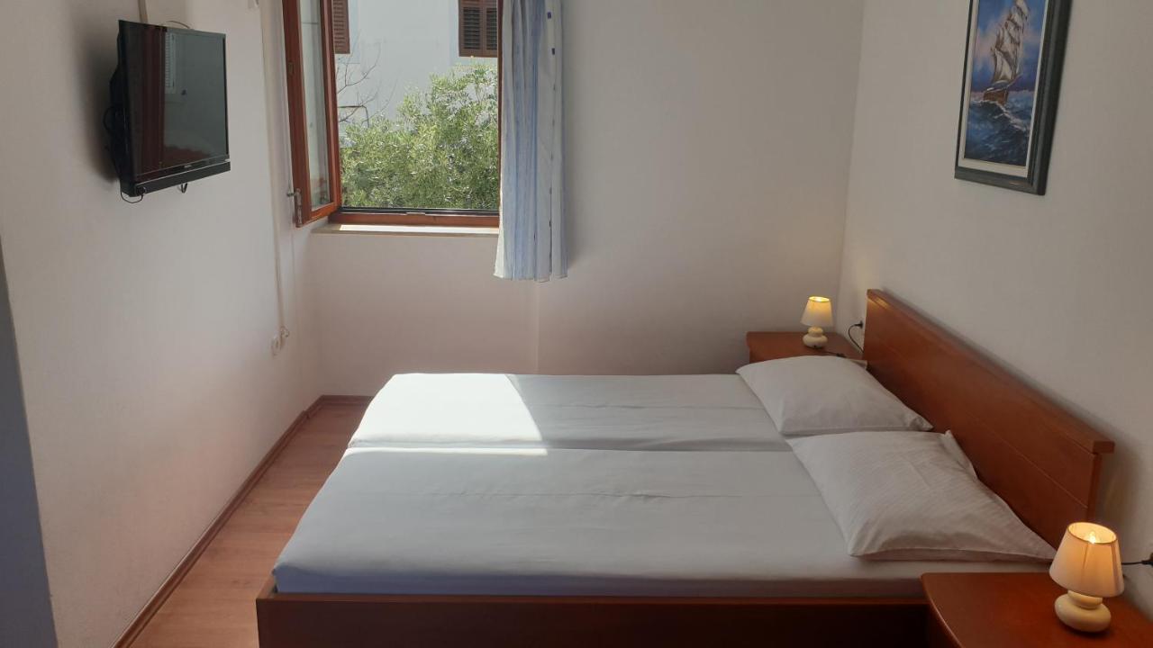 Apartments Rosa Mali Losinj Exterior photo